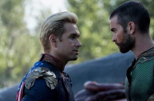 За холмом тысячи людей с мечами